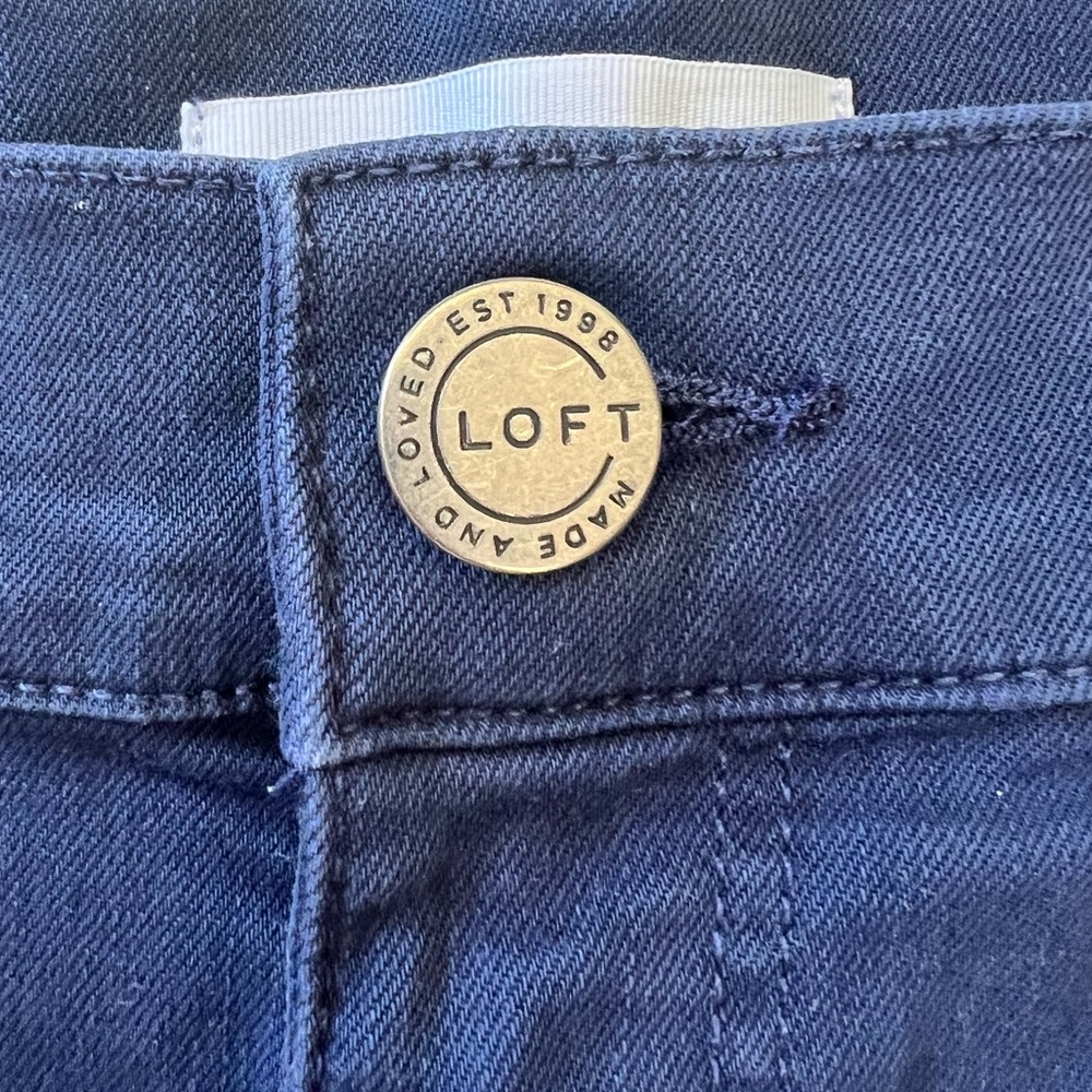 LOFT Dark Blue Shorts Cutoffs Size 6 - Picture 9 of 14